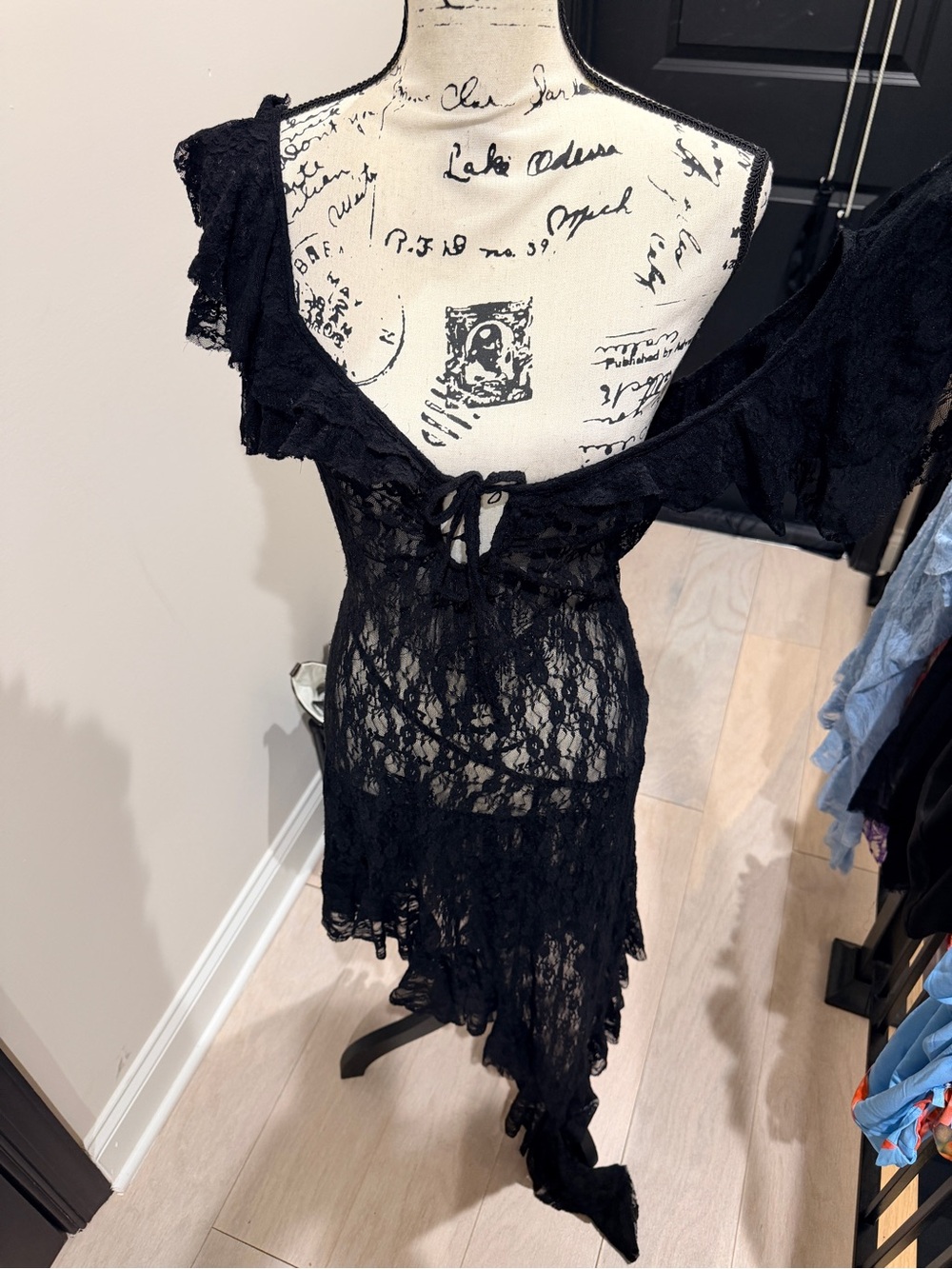 Kimchi Blue - Black Lace Dress with Tie-Front Detail Asymmetrical size M - Picture 2 of 6